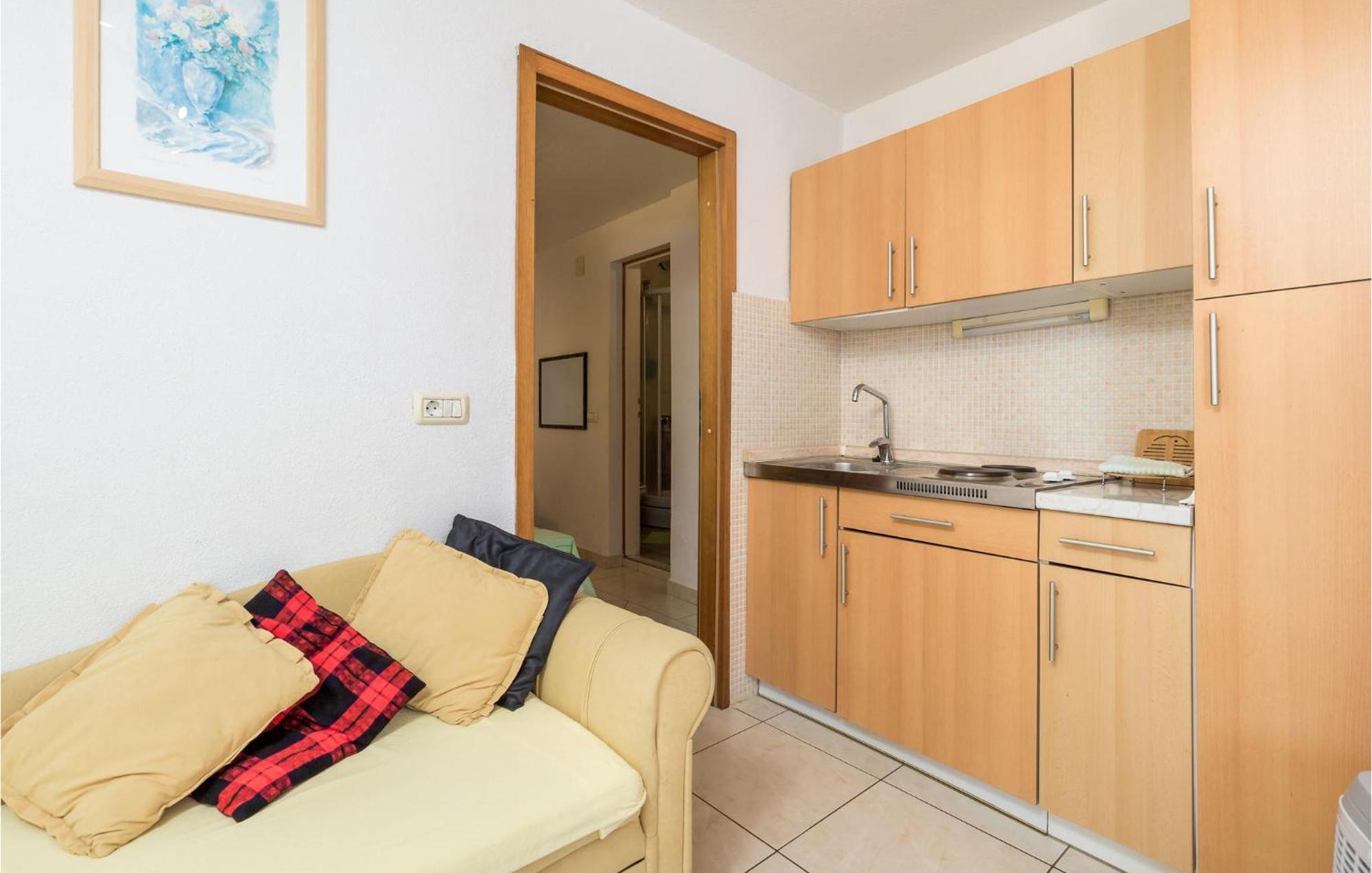 Beach Front Apartment In Punta Kriza With Kitchen Buitenkant foto